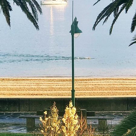 Precioso Atico Frente A La Playa De Santa Cristina Apartment A Coruna Bagian luar foto