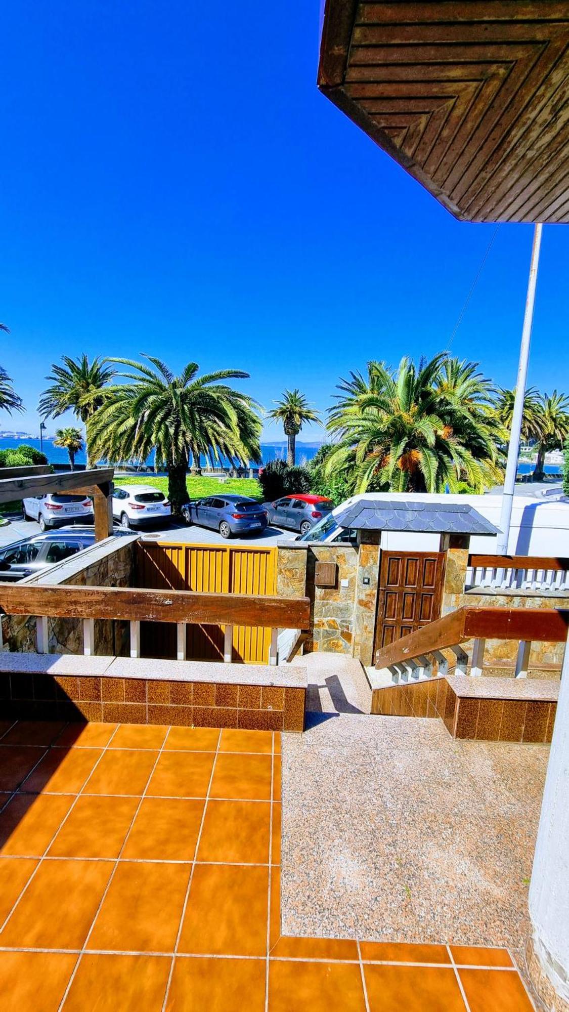 Precioso Atico Frente A La Playa De Santa Cristina Apartment A Coruna Bagian luar foto